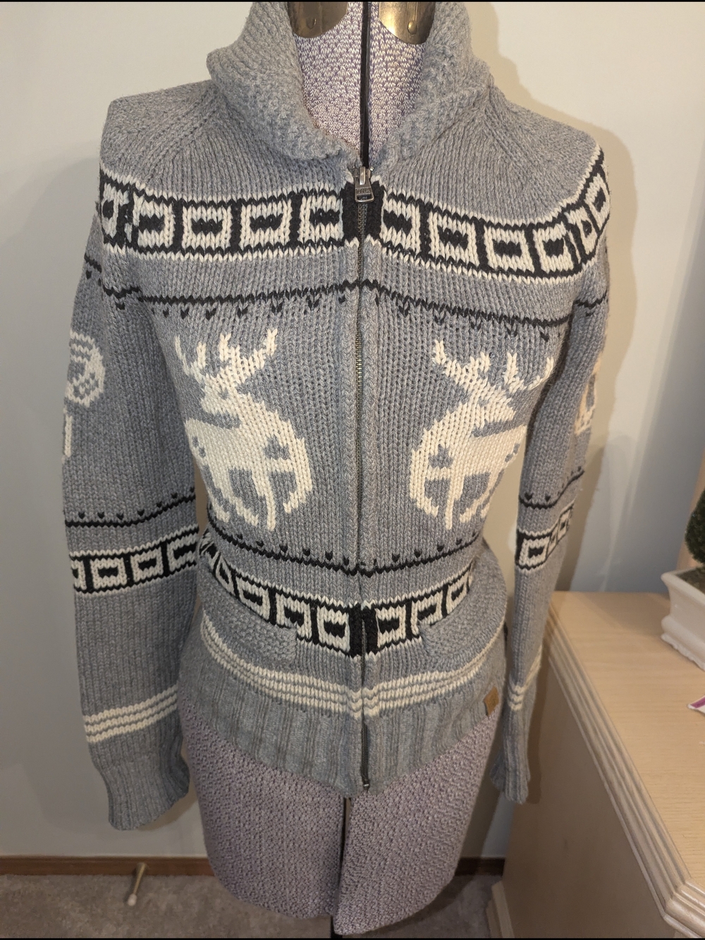 Aritzia Talula Gray Fair Isle Zip-Front Moose Cardigan